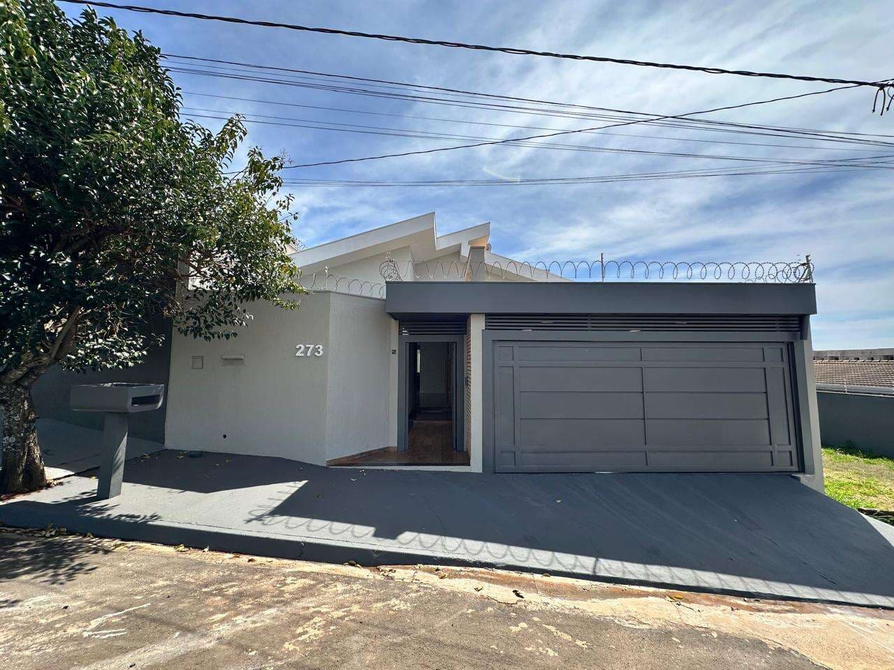 Casa para Comprar em Marília no bairro JARDIM FLORENÇA
