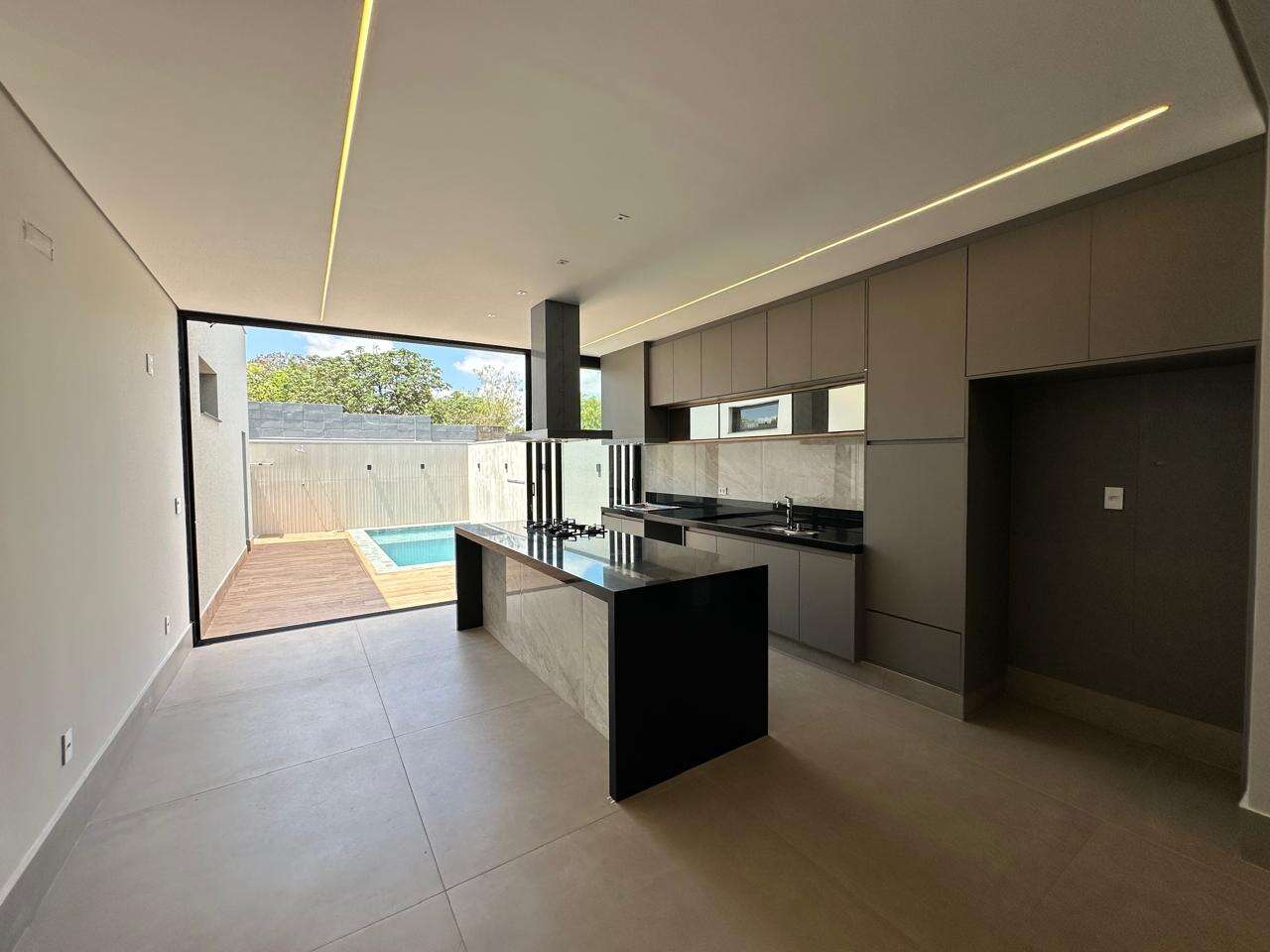 Casa para Comprar em Marília no bairro SILENZIO ESMERALDA Casa para Comprar em Marília no bairro SILENZIO ESMERALDA