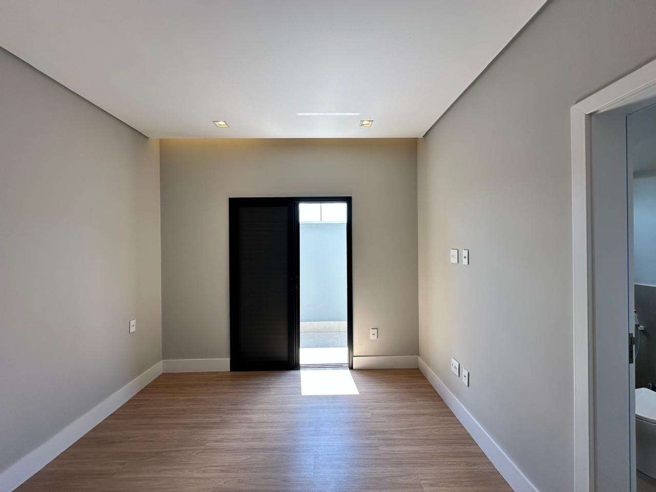 Casa para Comprar em Marília no bairro SILENZIO ESMERALDA Casa para Comprar em Marília no bairro SILENZIO ESMERALDA