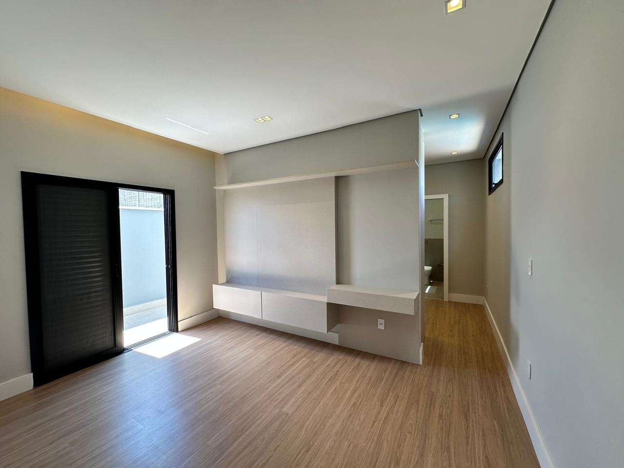 Casa para Comprar em Marília no bairro SILENZIO ESMERALDA Casa para Comprar em Marília no bairro SILENZIO ESMERALDA